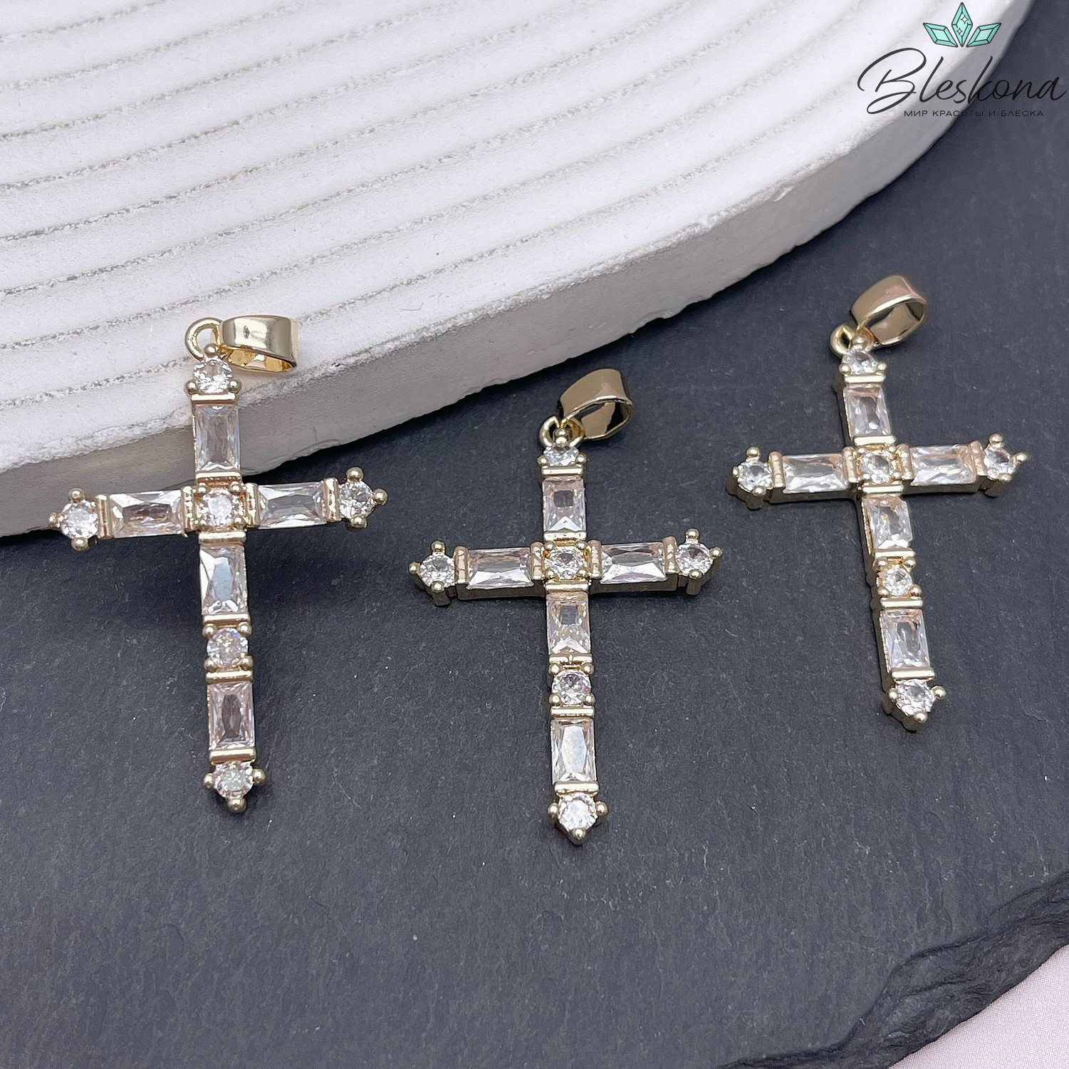 36*24 мм Цвет золото, Подвеска Крест с цирконами 