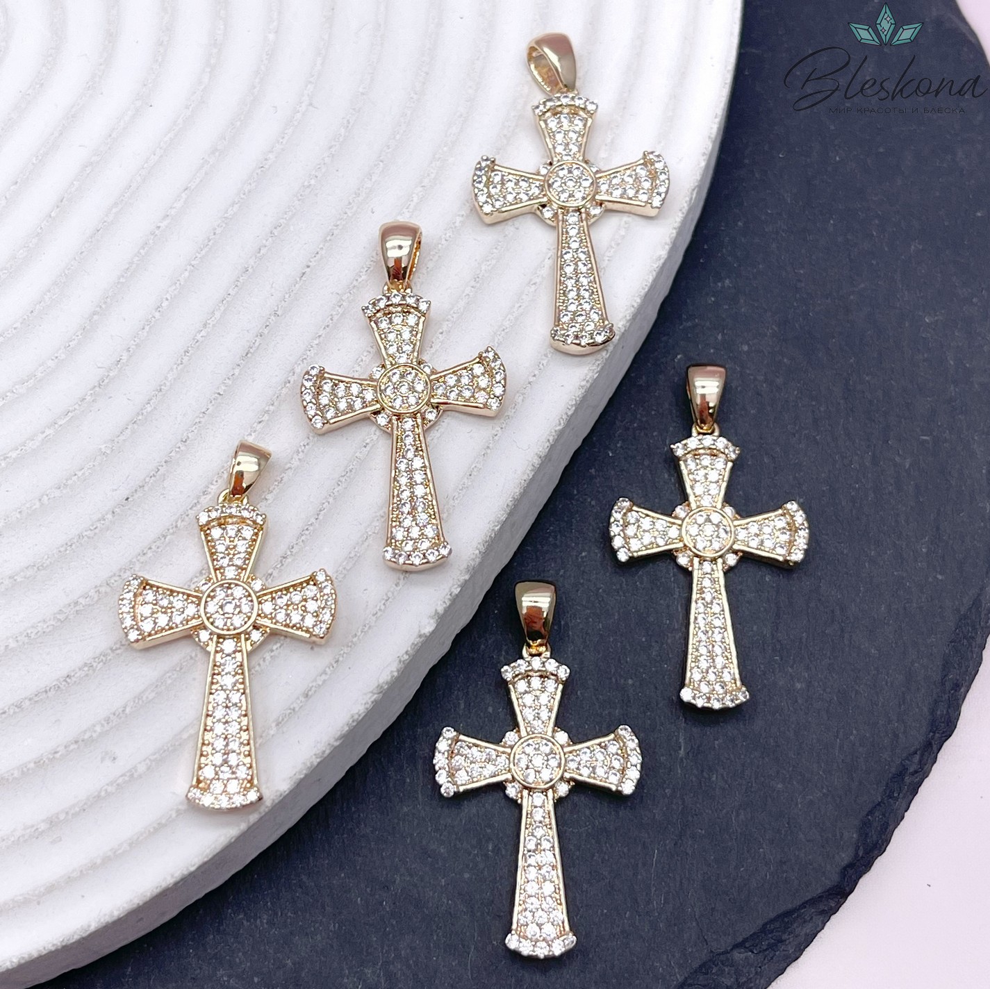 26,5*18,7 мм Цвет золото, Подвеска крест цирконы 