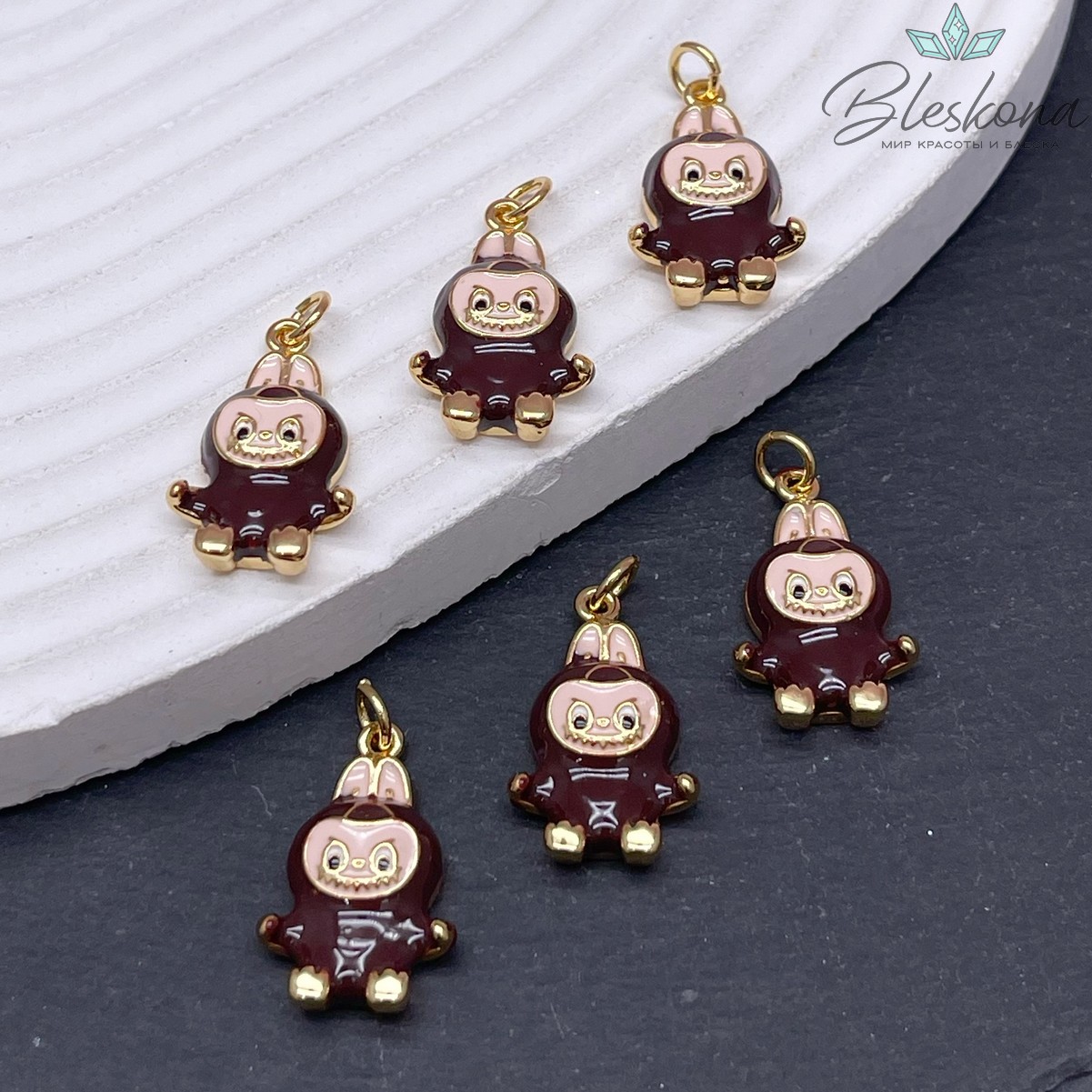 21,7*13 мм Цвет золото, Подвеска игрушка-монстрик Лабубу коричневая эмаль