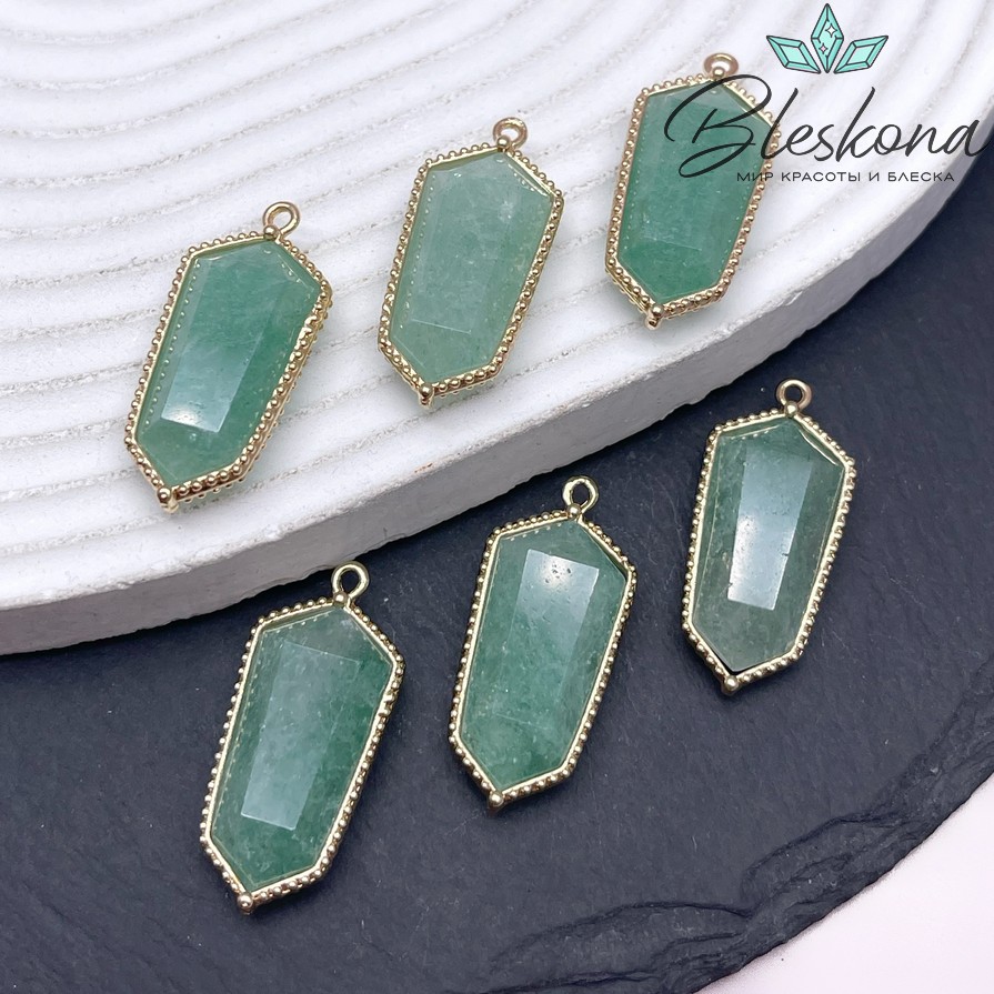 13,5*30мм, цвет золото ,Подвеска Шестиугольник Кварц тонированный зеленый в обрамлении цирконы