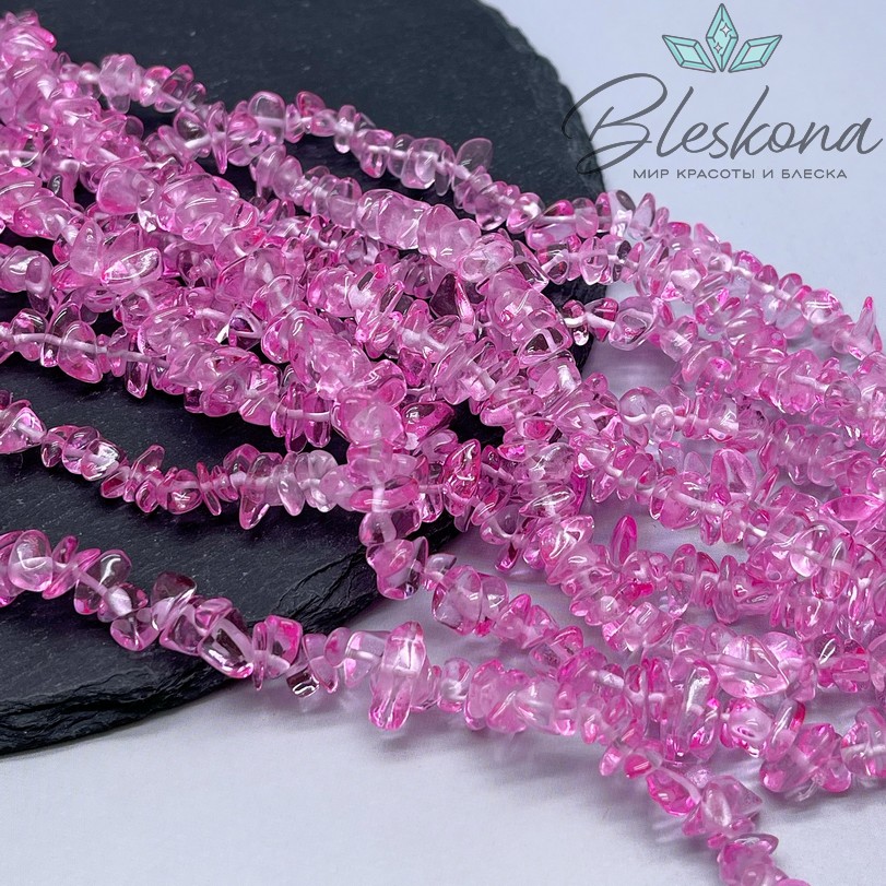 Крошка Кварц тонированный розовый (имитация) ширина бусин ~ 7-9 мм