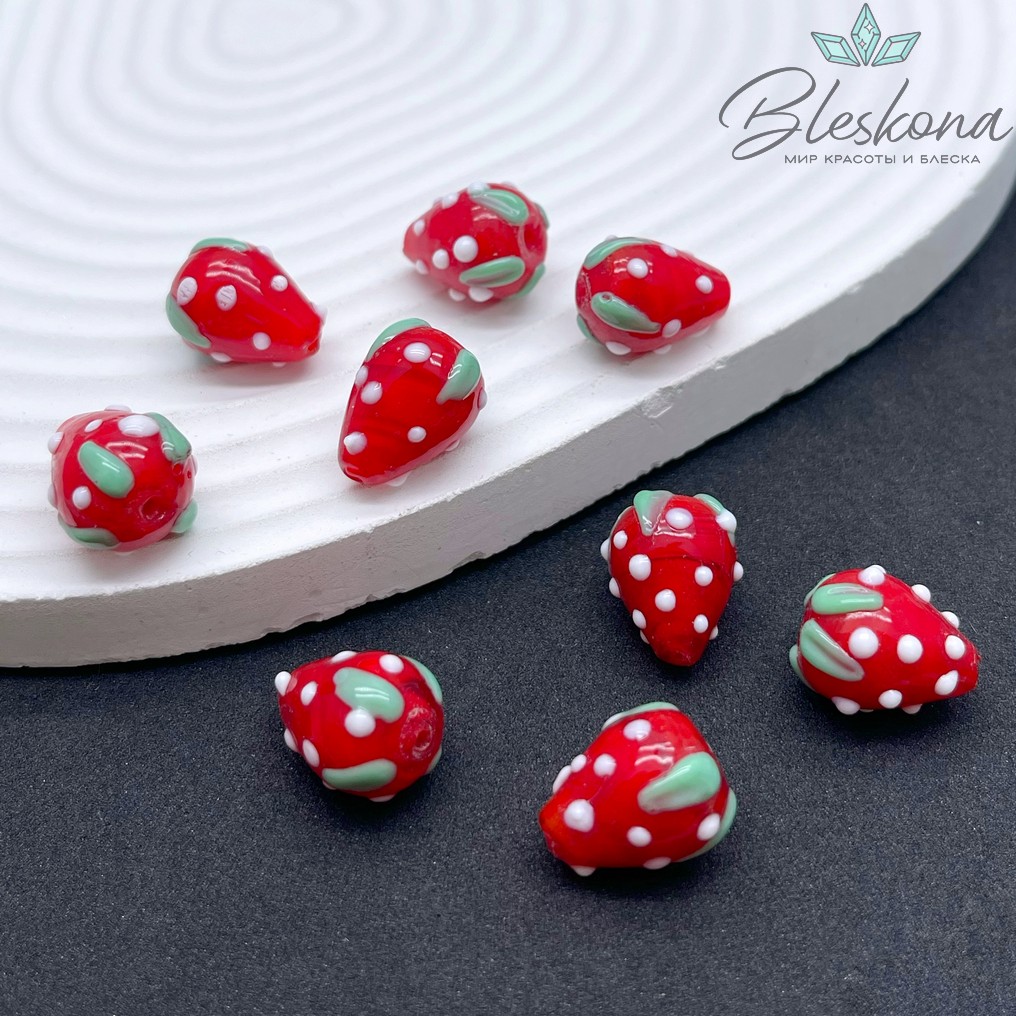 14*12 мм Бусина клубничка ярко- красная с белыми точками