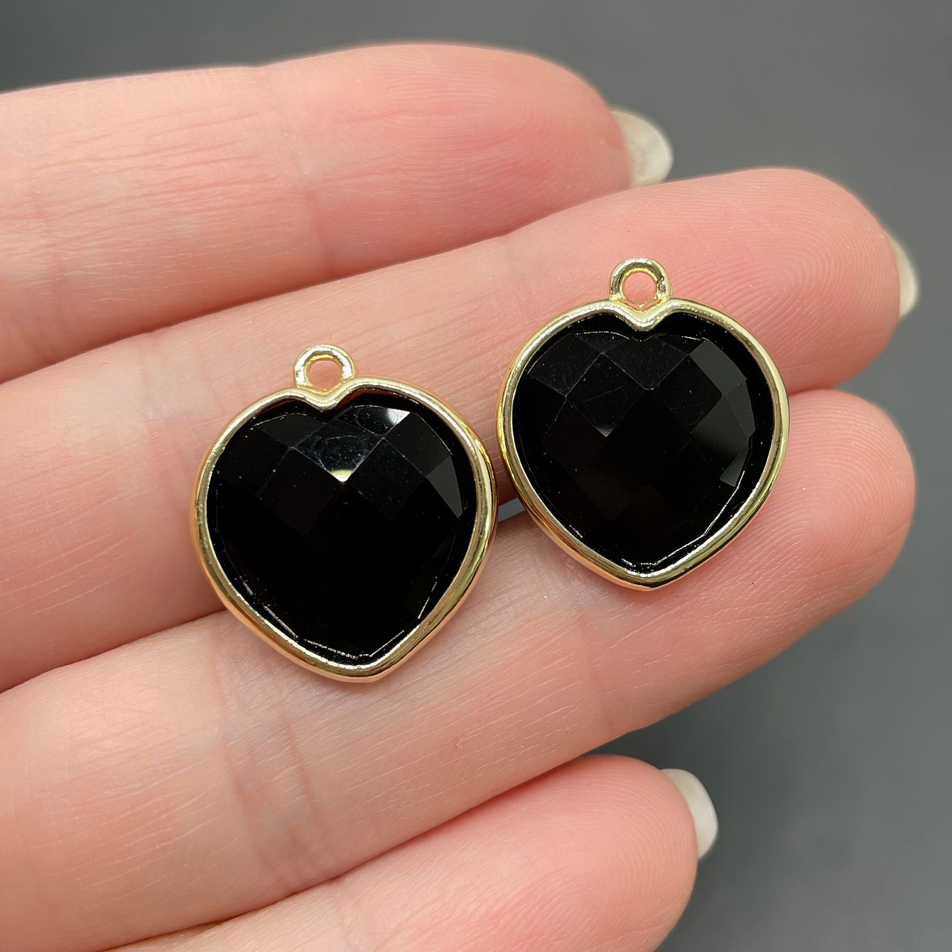 15 мм, Цвет золото, Подвеска сердце черное огранка