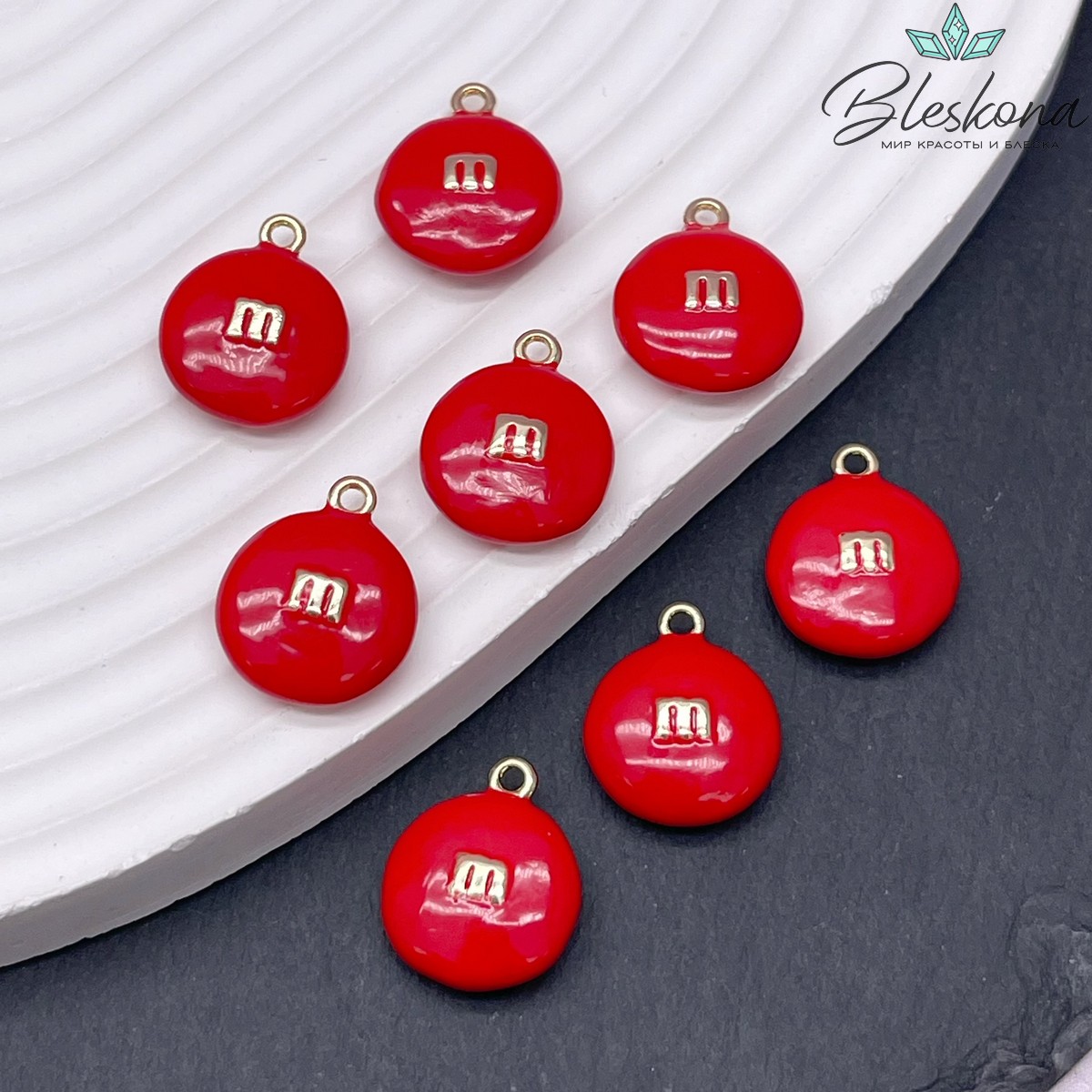 16*13 мм Цвет золото, Подвеска M&M`s красная эмаль