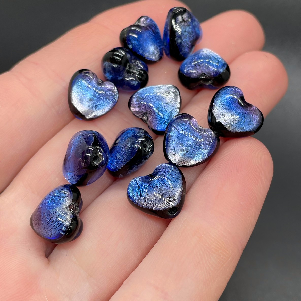 12 мм, Стекло бусина сердце сине-фиолетовое с черным обрамлением 