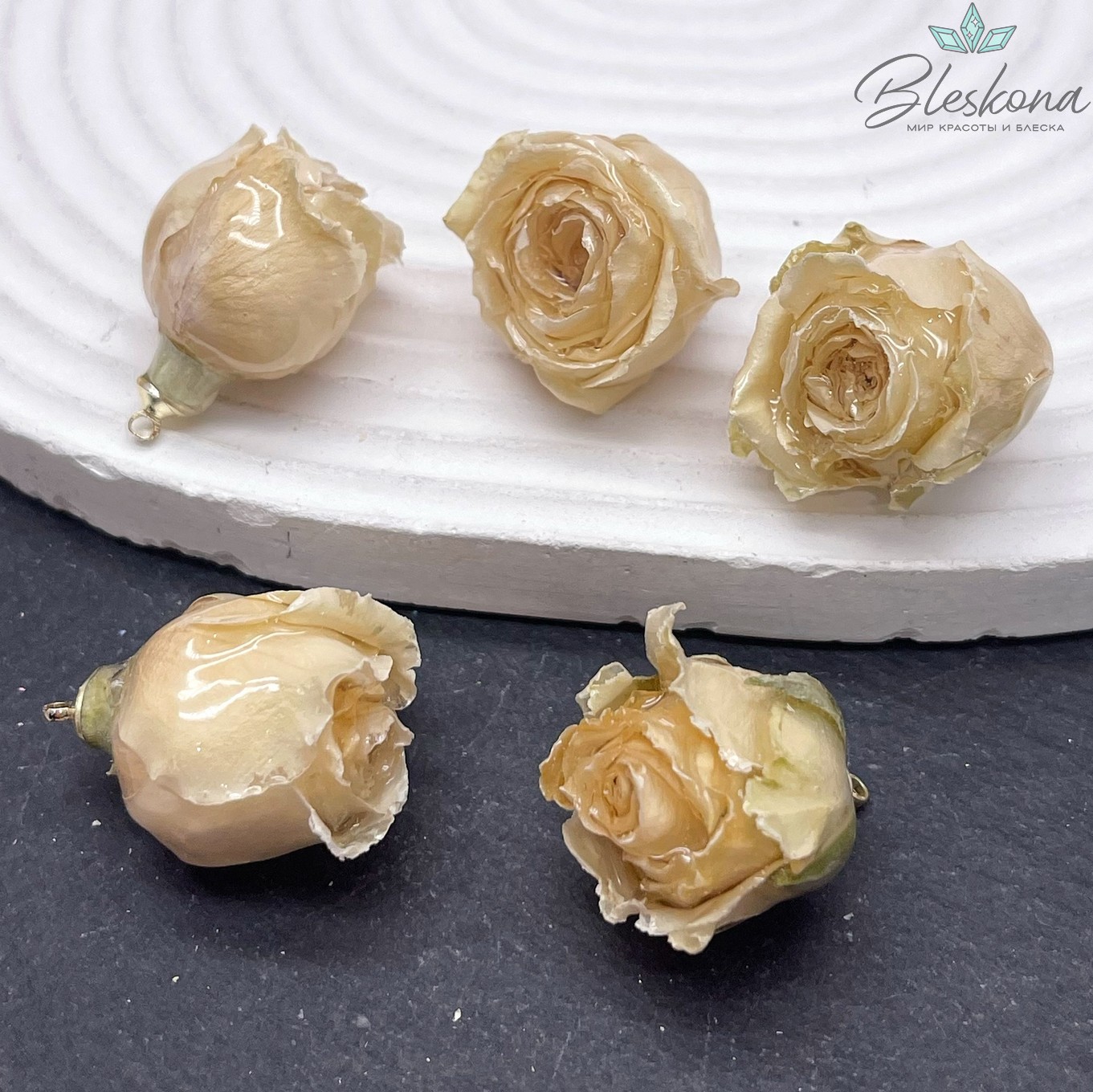 25-29 мм, Цвет золото, Подвеска роза в эпоксидной смоле №5