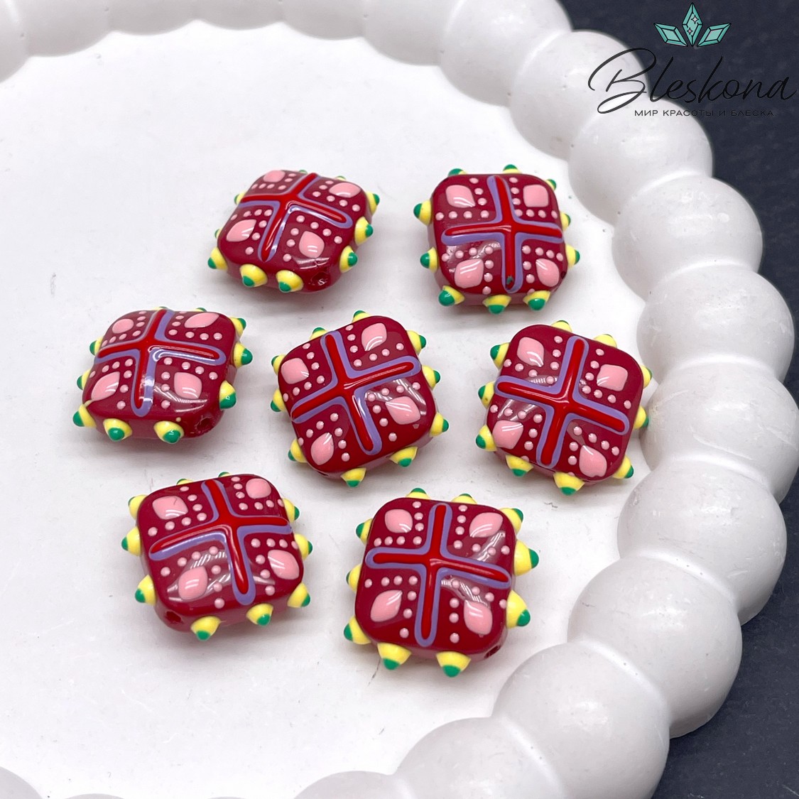 20 мм Бусина квадрат бордовый