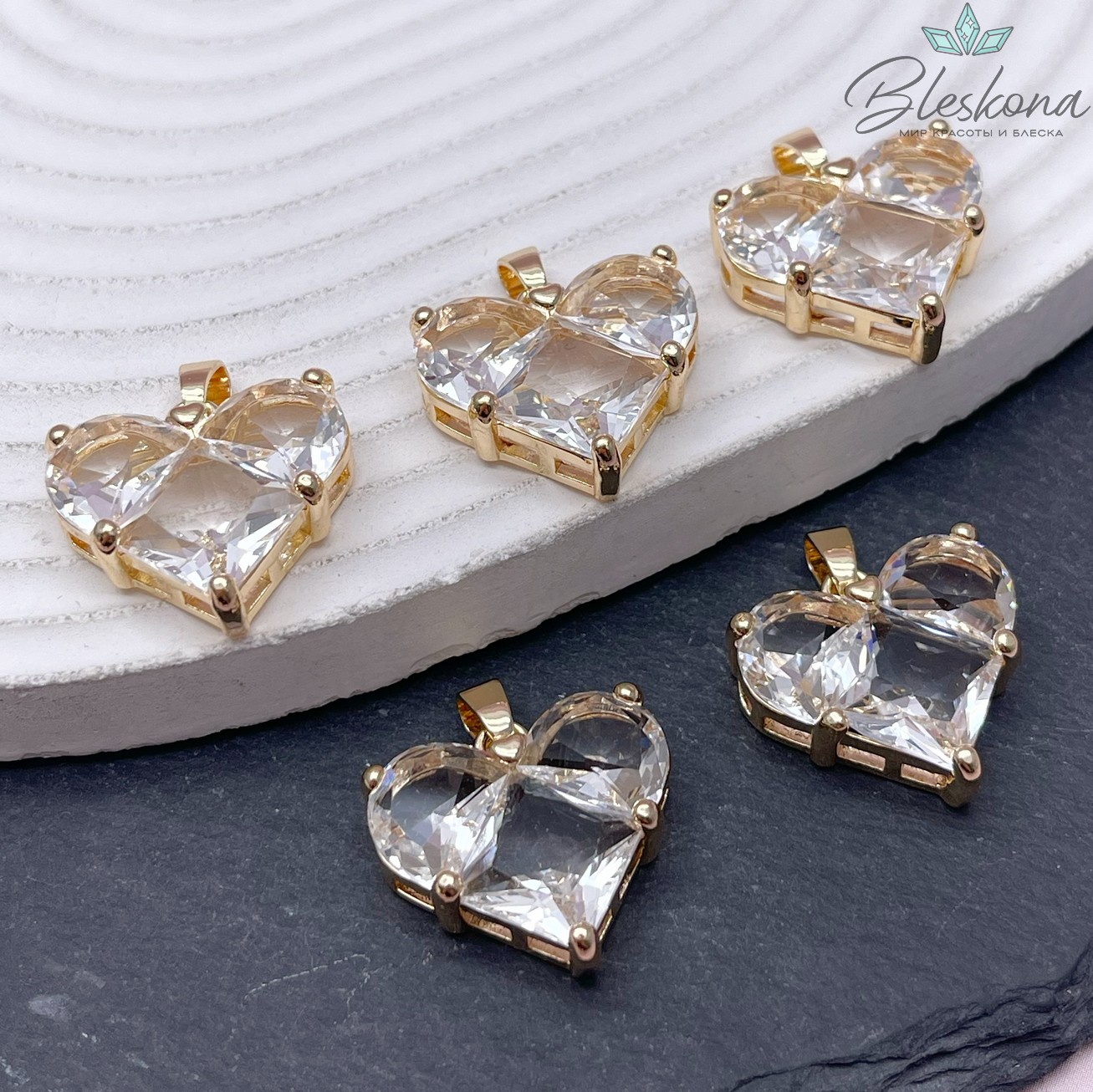 Подвеска Сердце прозрачные цирконы, цвет золото 18*21мм 