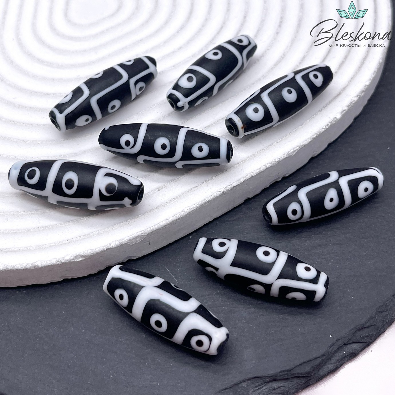 Бусина Дзи 9 глаз бело-черный бочонок 30*11 мм