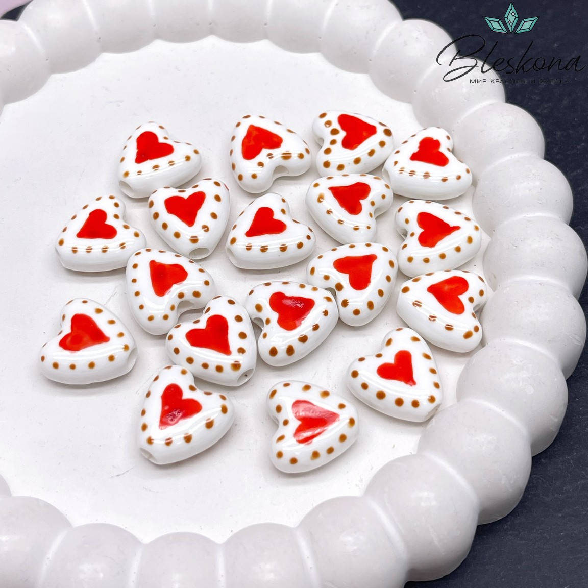 14,5 мм Бусина сердце, керамика цвет белый красный рисунок (штучно) №1