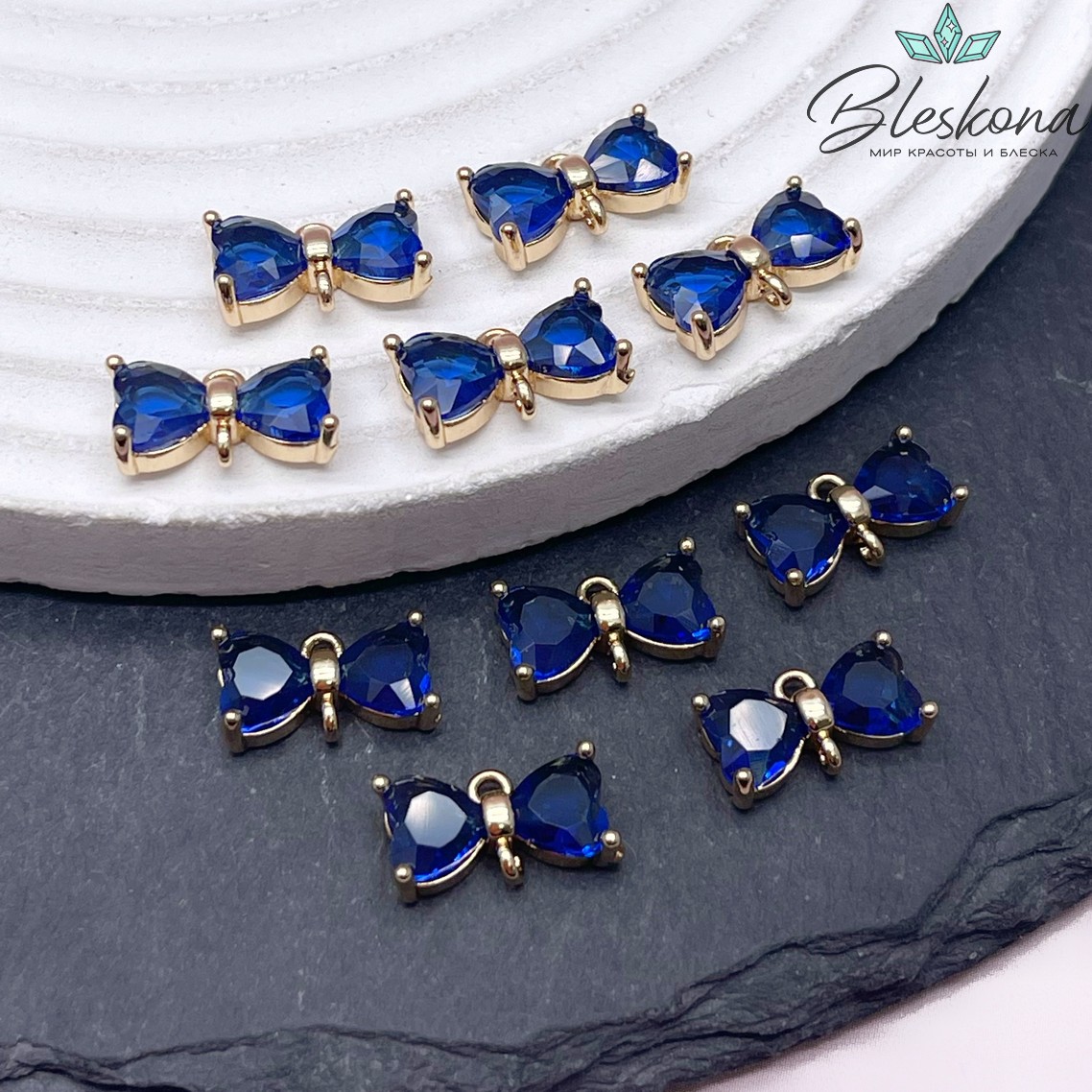 7*13 мм, Цвет золото, Коннетор два сердца синее стекло
