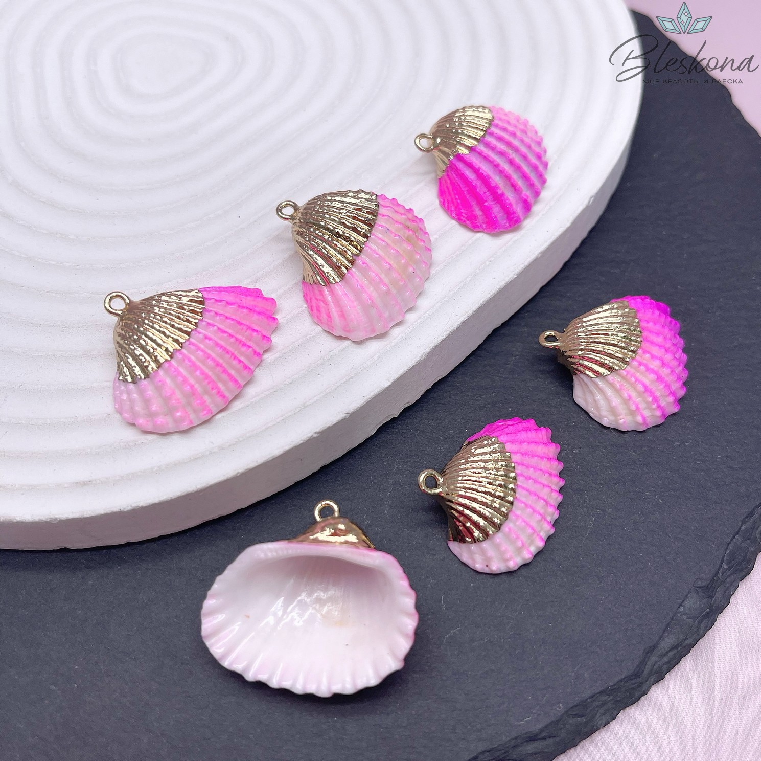 (22-26)*(25-28) мм, Цвет золото, Подвеска Ракушка бело-фиолетовая