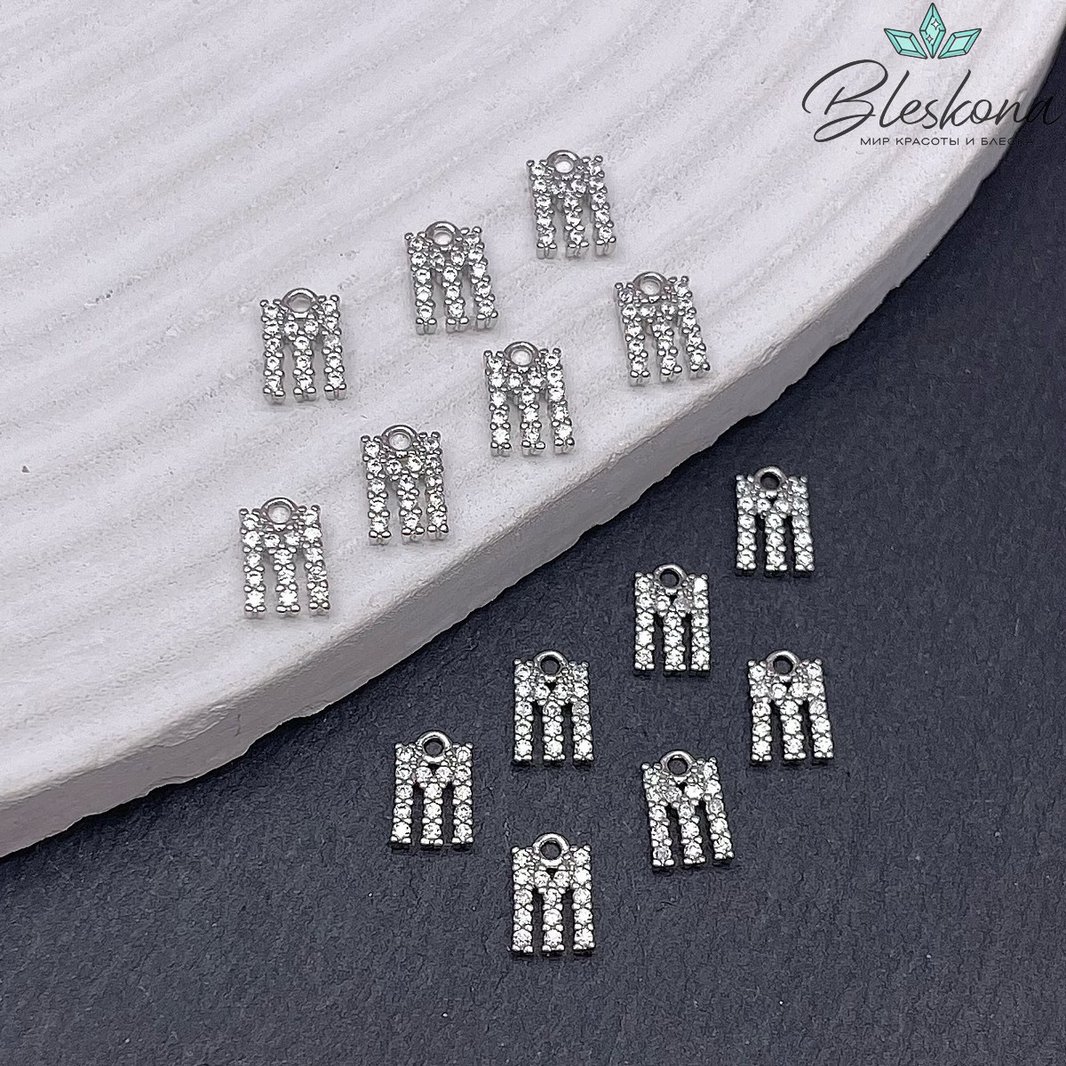 8,6мм Цвет серебро, Буква M цирконы 