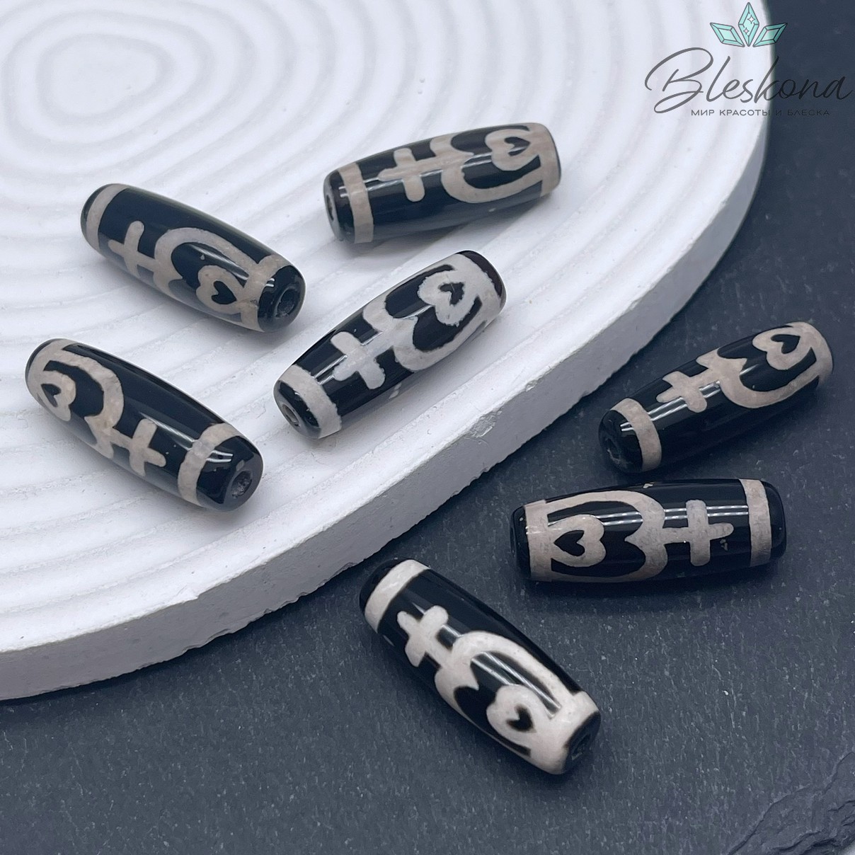 Бусина Дзи Нектарный Сосуд Изобилия черно-белый бочонок 30*11 мм