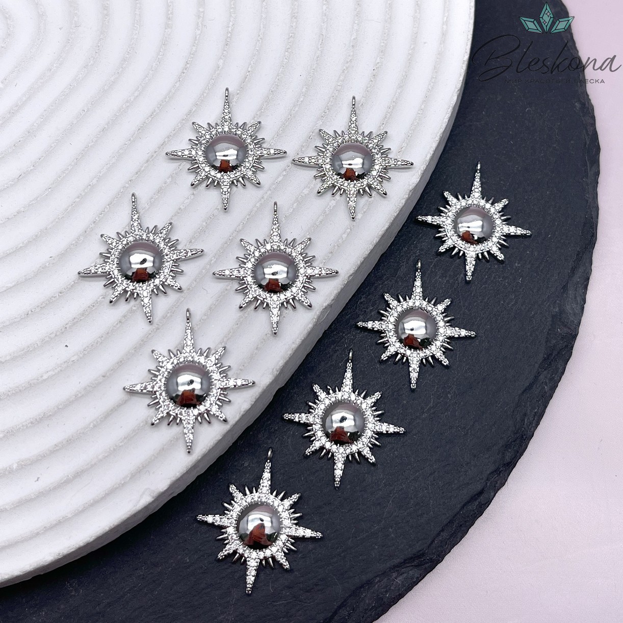 22*20 мм Цвет серебро, Подвеска солнце цирконы