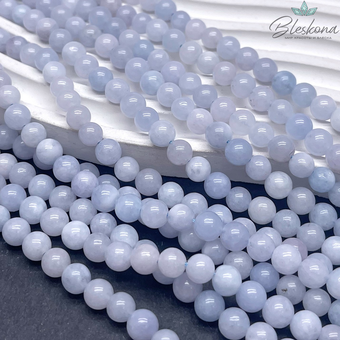 Кварц тонированный светло- голубой 6 мм