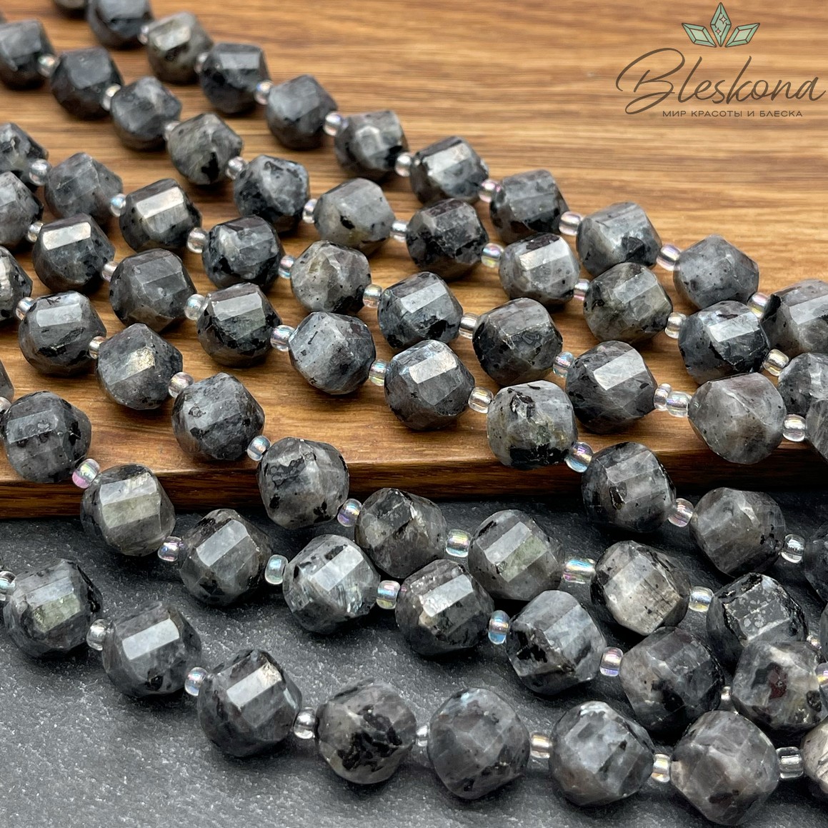 Ларвикит (Лабрадорит) огранка прямоугольная10 мм