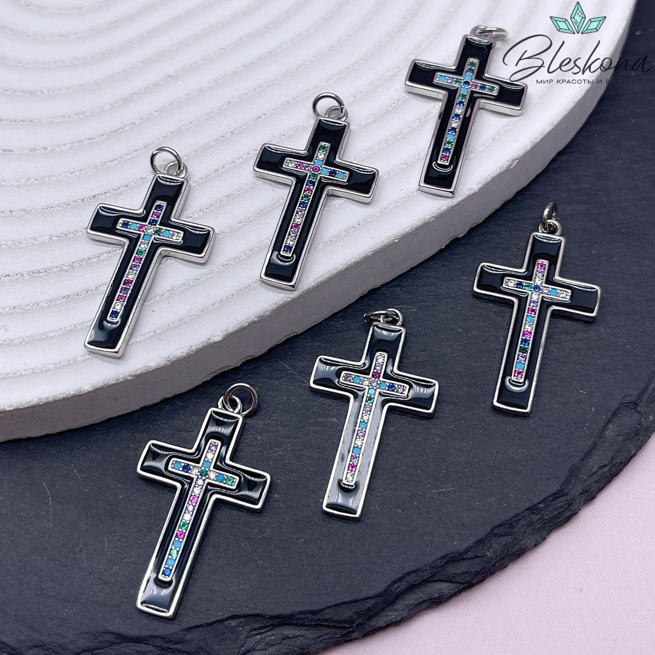 31,5*18 мм Цвет серебро, Подвеска Крест черная эмаль цирконы микс