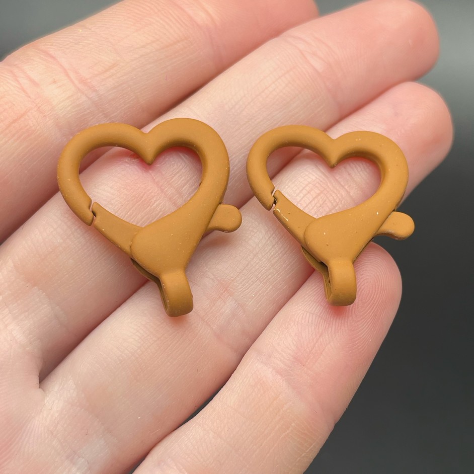 22*26мм , Замок крупный сердце коричневая  эмаль матовая