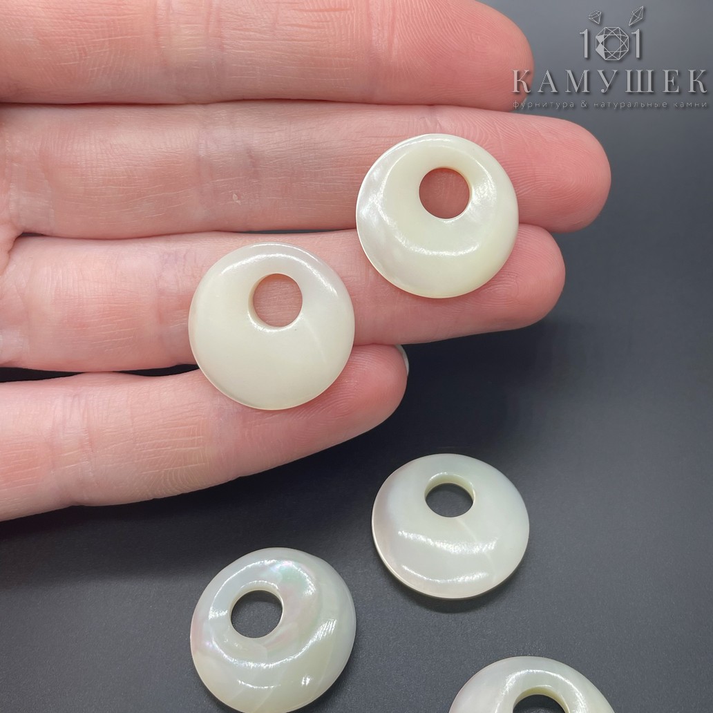 Подвеска перламутр бублик кремовый ⌀20мм 