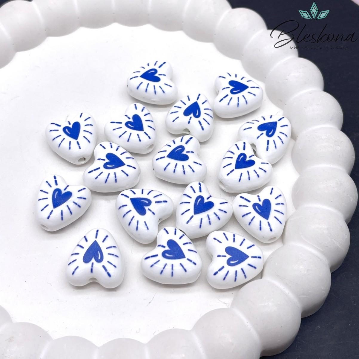14,5 мм Бусина сердце, керамика цвет белый синий рисунок (штучно)