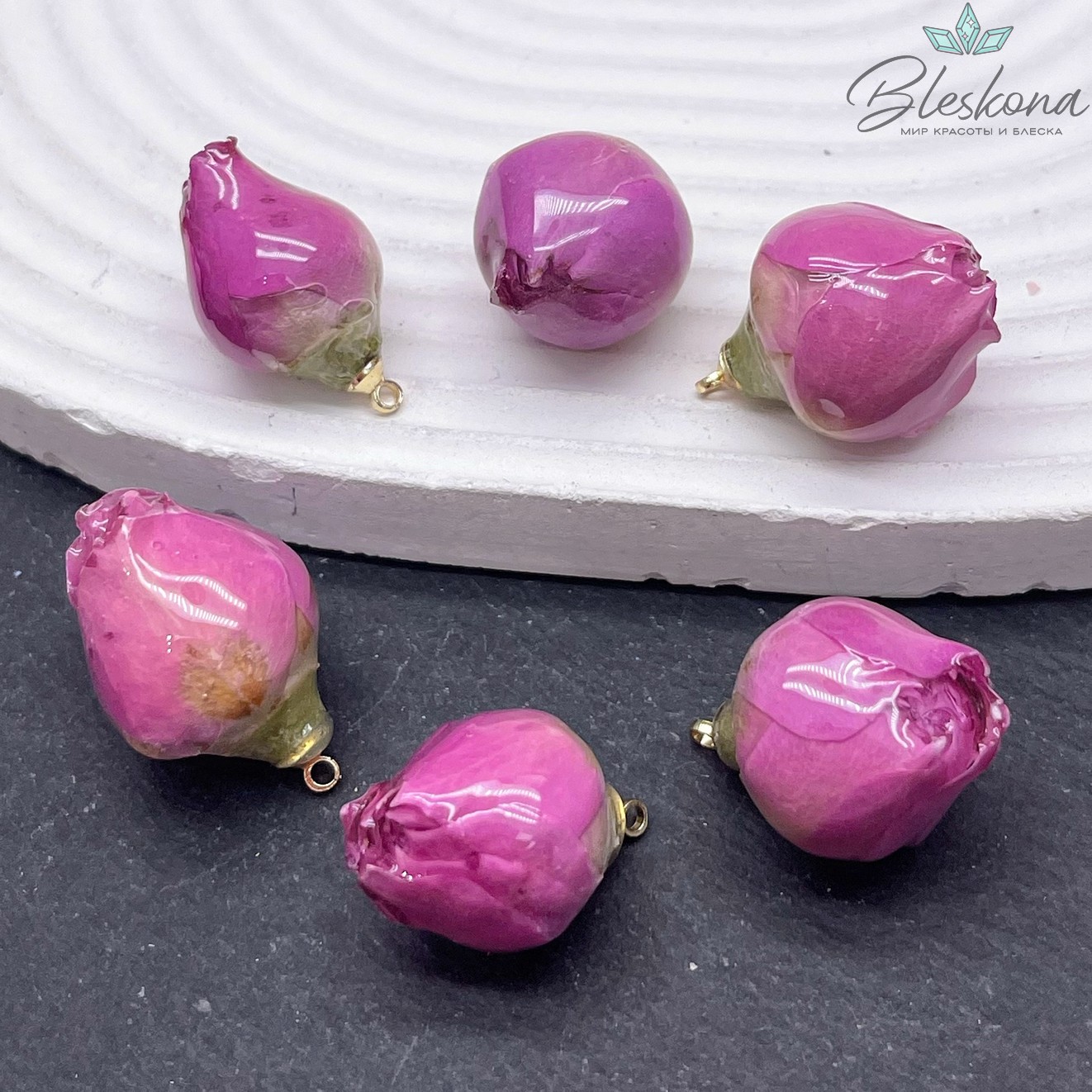 23-27 мм, Цвет золото, Подвеска роза в эпоксидной смоле