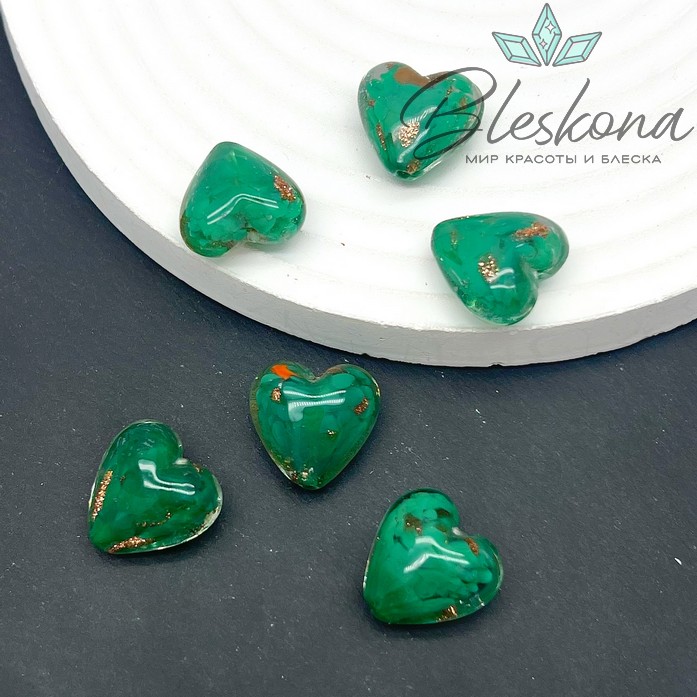 16 мм Бусина сердце зеленое с золотом