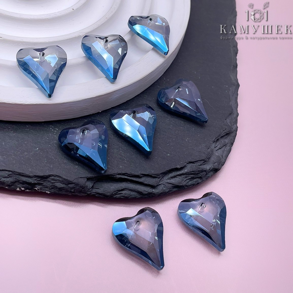 17,5*14,5 мм, Подвеска сердце стекло белое с переливом (Denim blue) уп. 2 шт