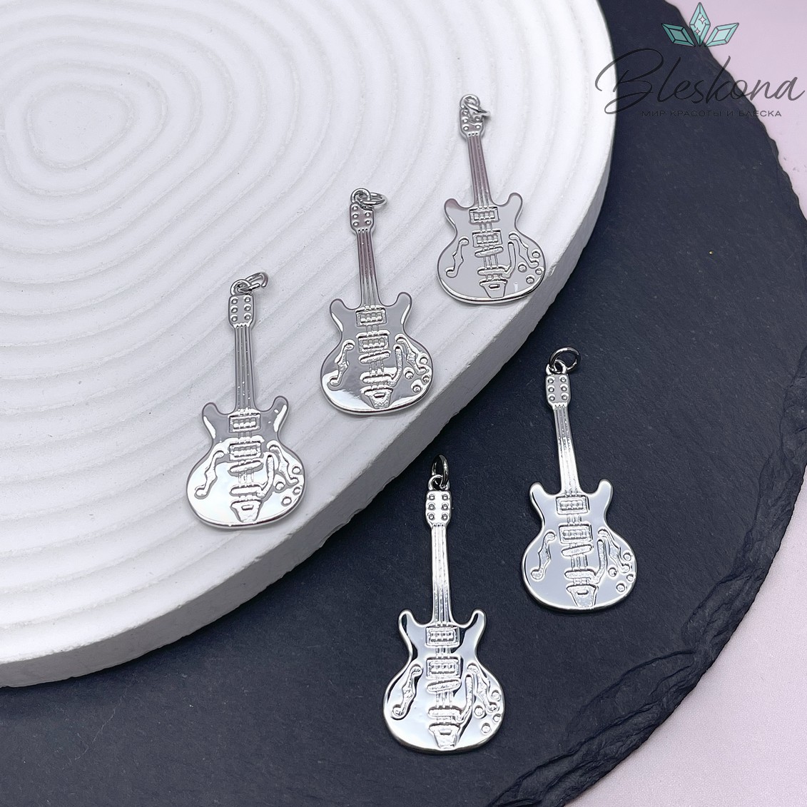 40*16,7 мм Цвет серебро, Подвеска Гитара цирконы