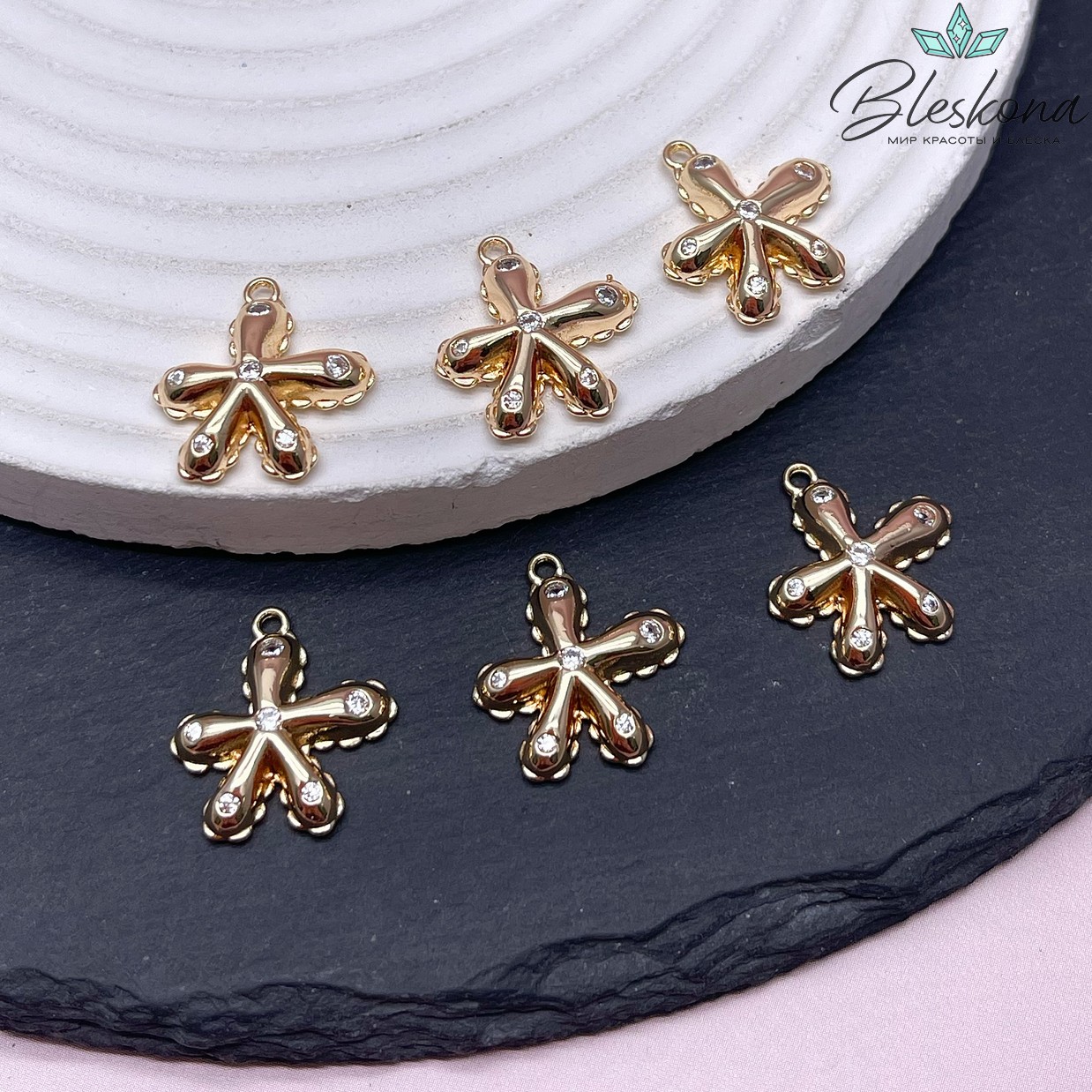 18*17 мм Цвет золото, Подвеска цветок с цирконами