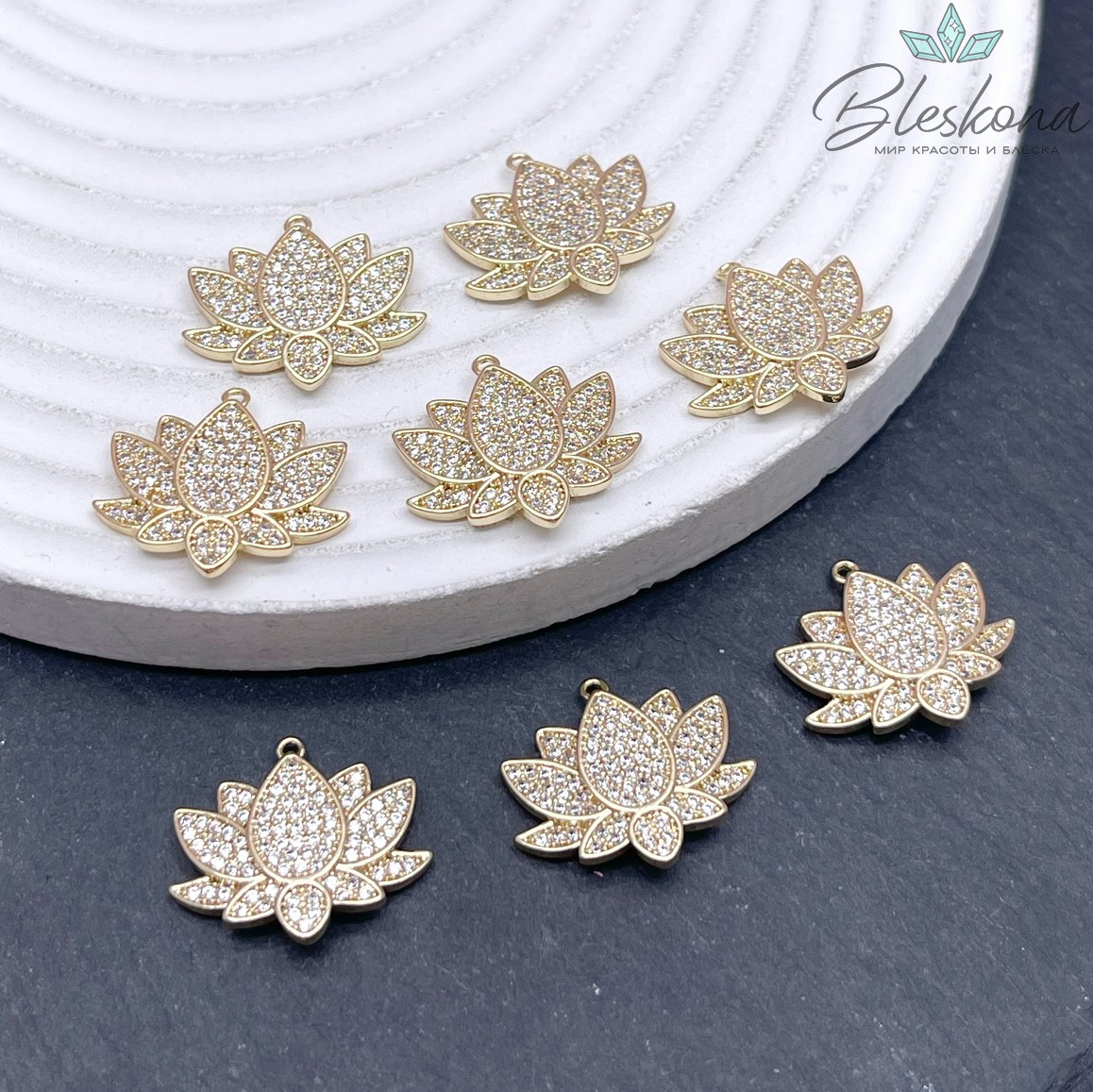 16,5*19,4 мм Цвет золото, Подвеска лотос белые цирконы