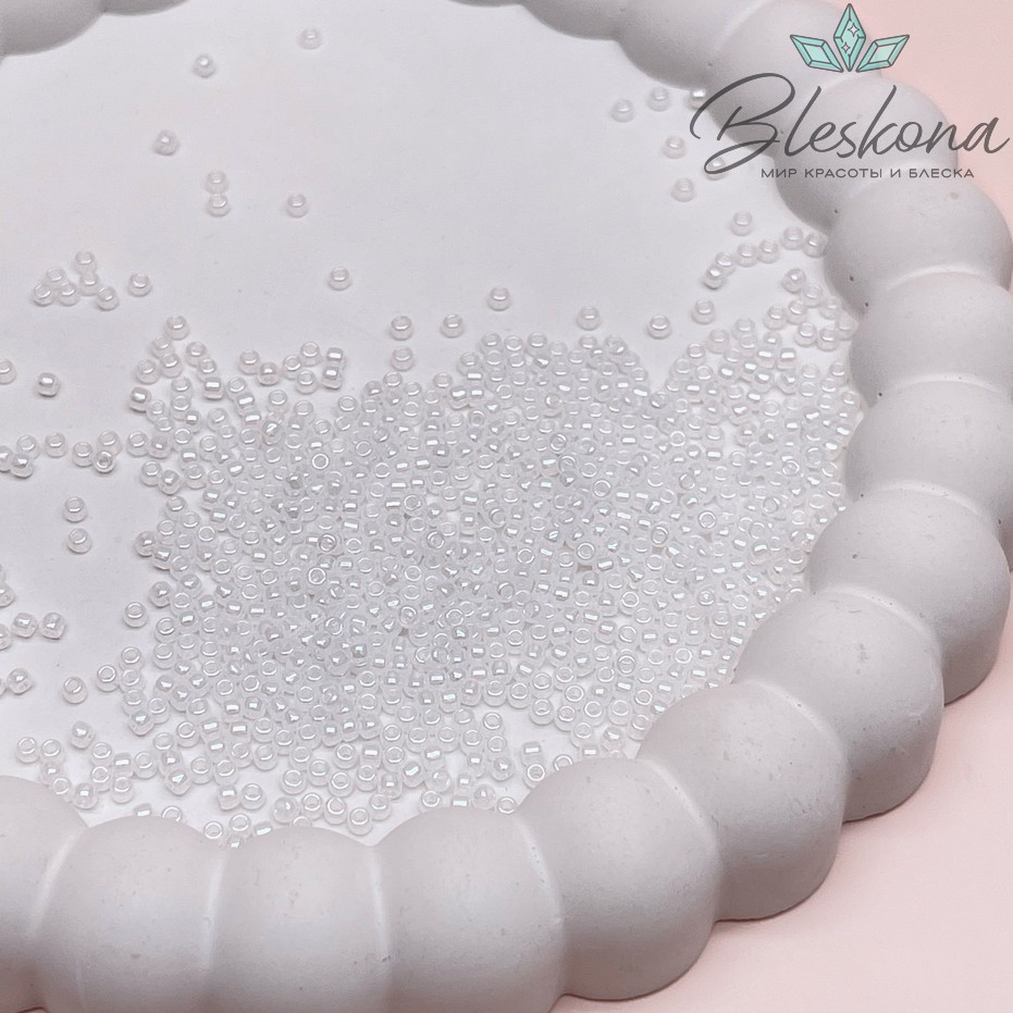 Бисер TOHO round 11/0 цвет №141 (оттенок белого)