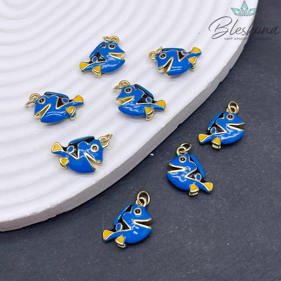 17*4,5 мм Цвет золото, Подвеска рыбка синяя эмаль