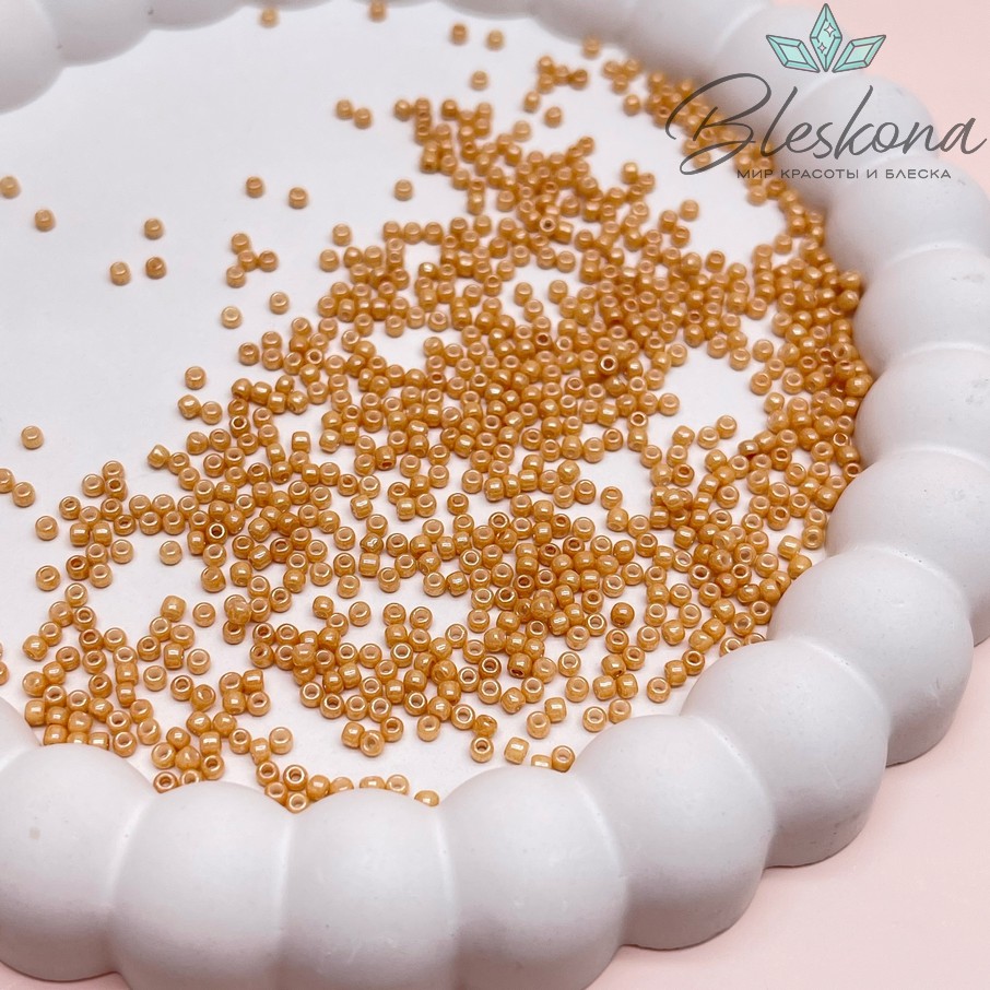 Бисер TOHO round 11/0 цвет №123D (оттенок коричневого)