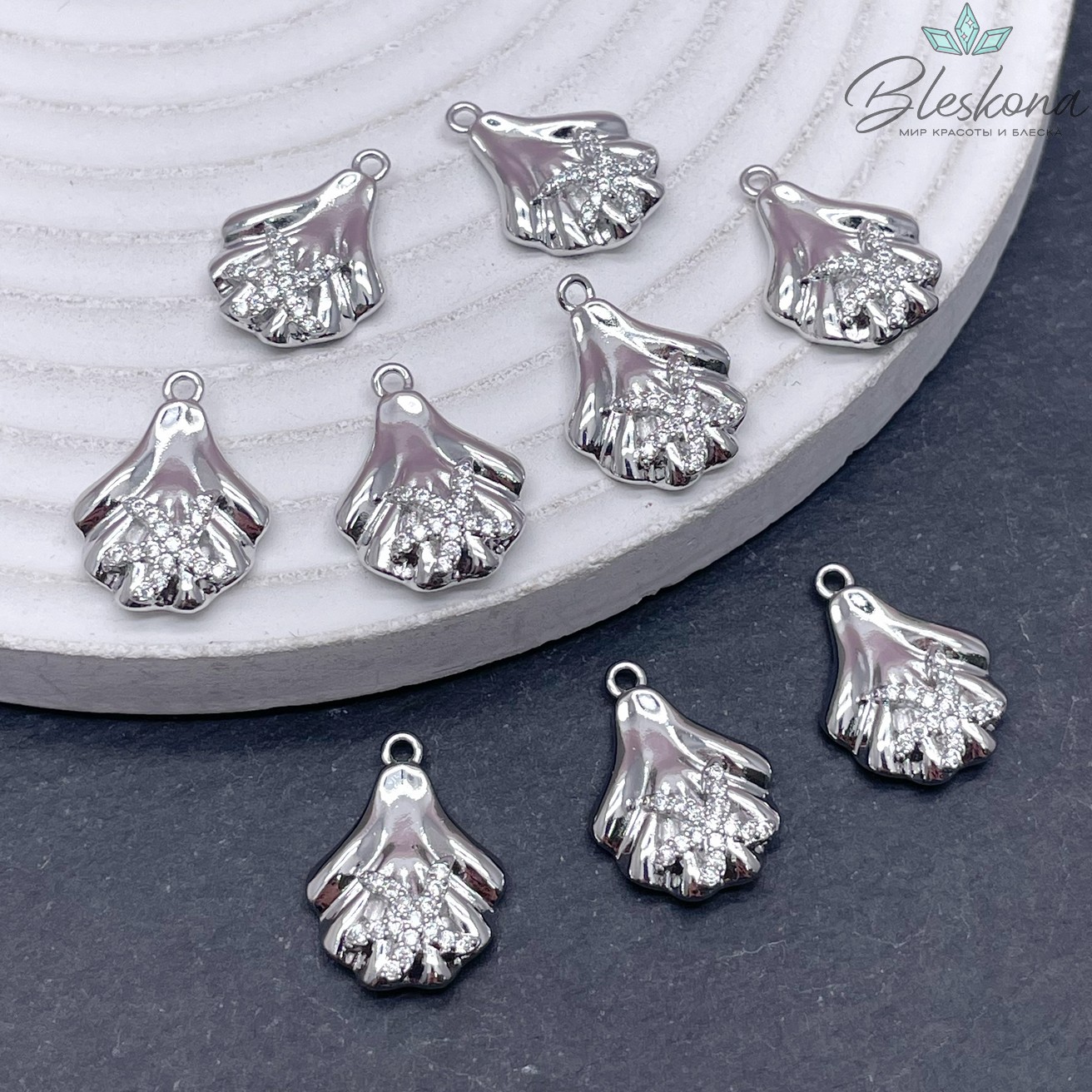 17*13 мм Цвет серебро, Подвеска ракушка с цирконами