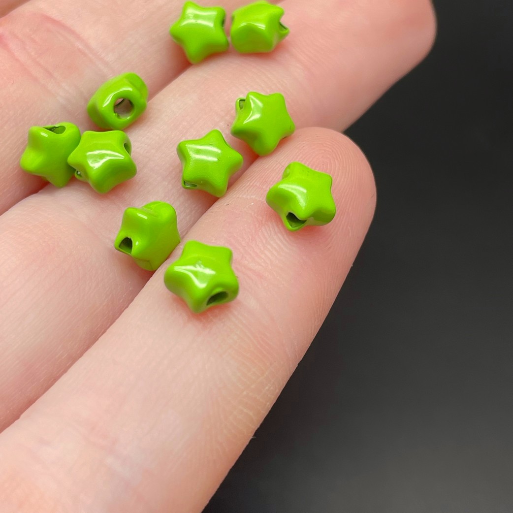 6 мм , Бусина звезда зеленая эмаль уп.10шт 