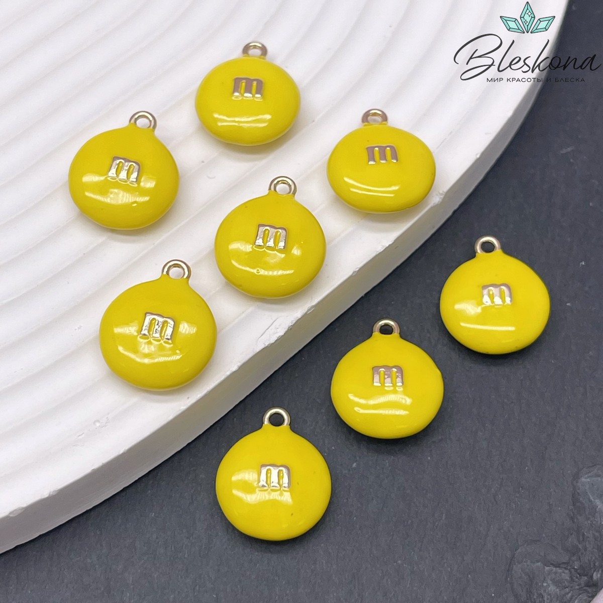 16*13 мм Цвет золото, Подвеска M&M`s желтая эмаль