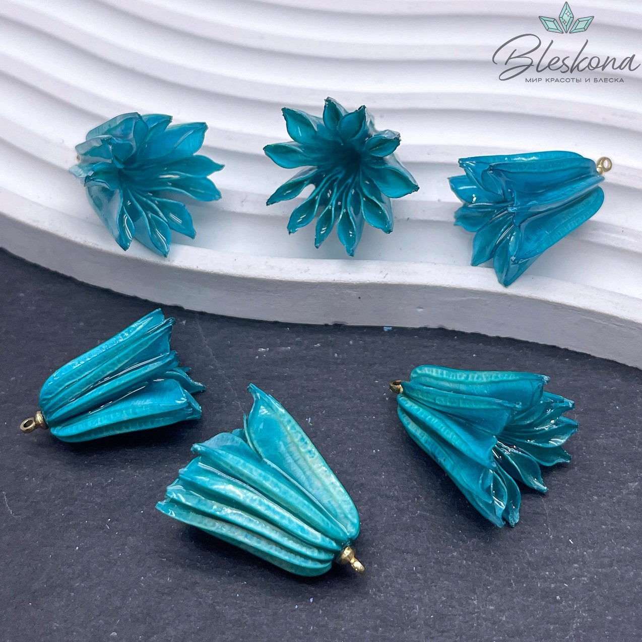 23-28 мм Подвеска Колокольчик в эпоксидной смоле бирюзовый