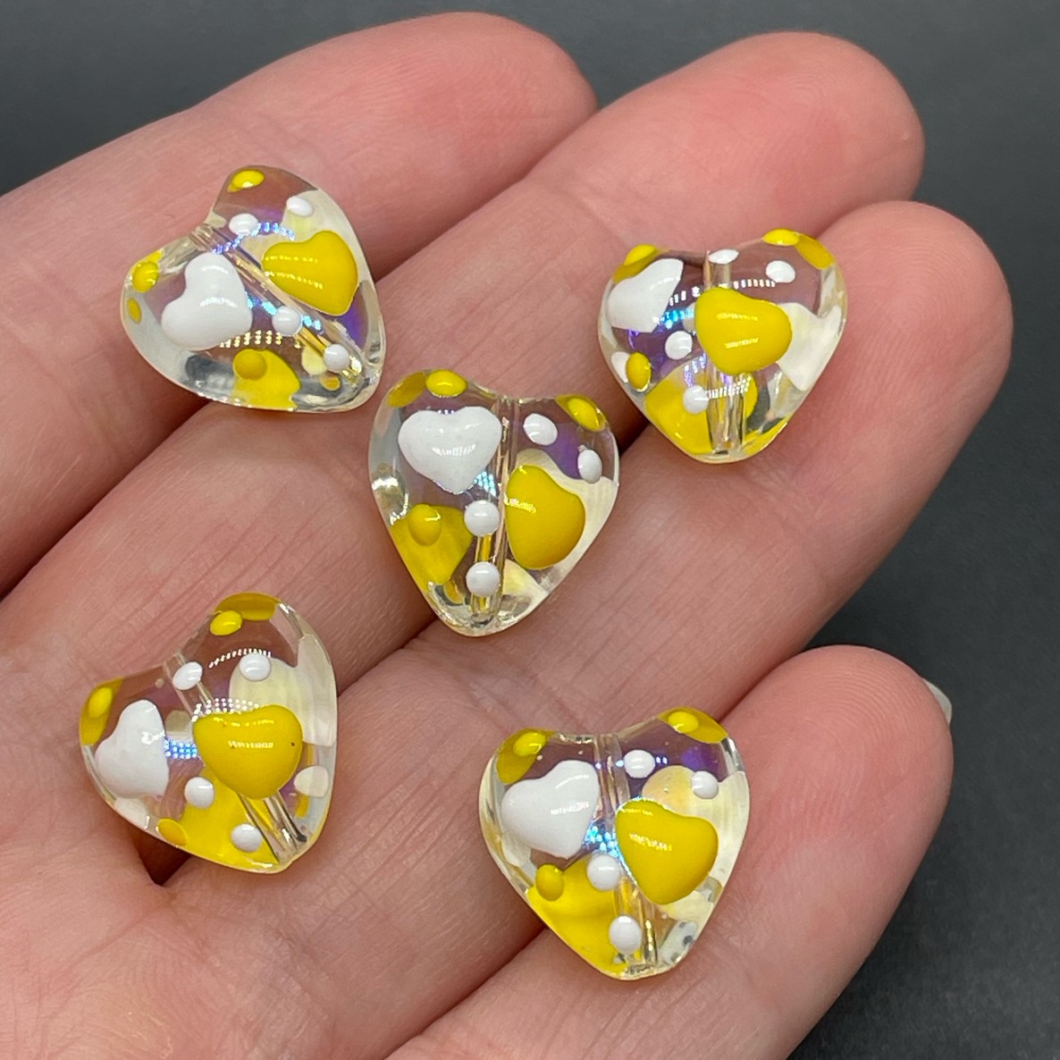 13,5 мм, Стекло бусина сердце с желто-белыми сердечками  уп.5 шт
