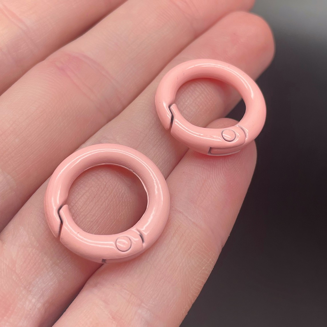 20мм , Замок круг бледно-розовая эмаль №1