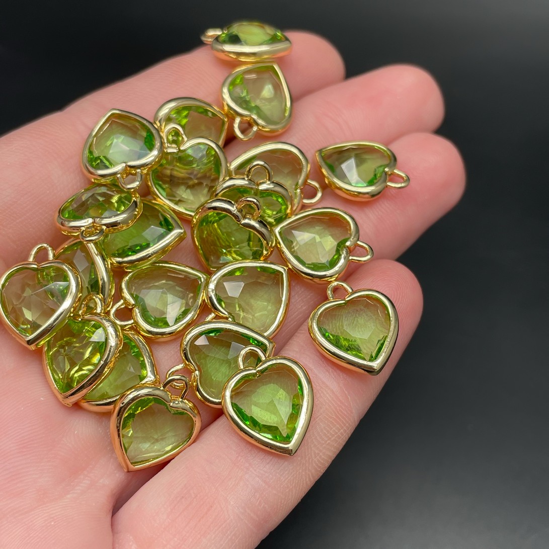 12 мм, Цвет золото, Подвеска сердце стекло светло-зеленое