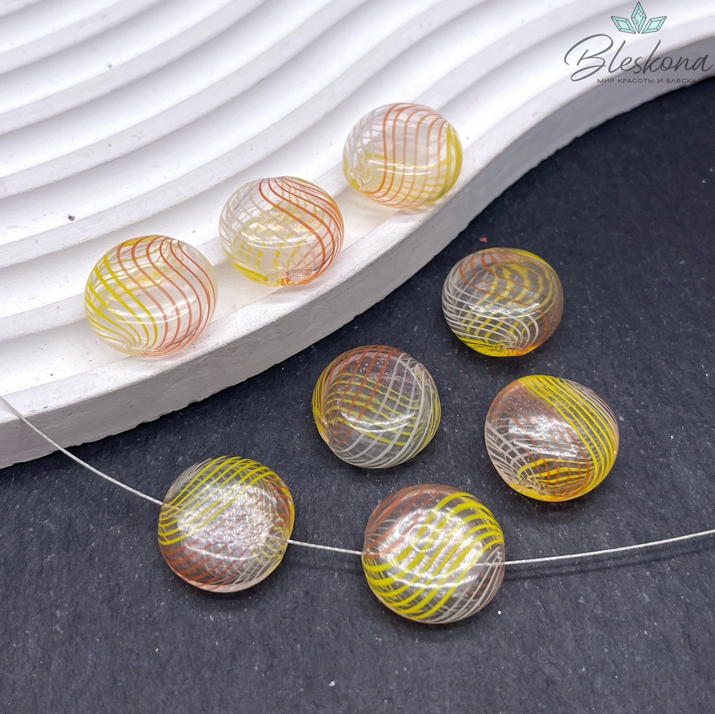 16 мм Бусина таблетка стекло прозрачное желто- оранжевые полосы, отверстие поперек