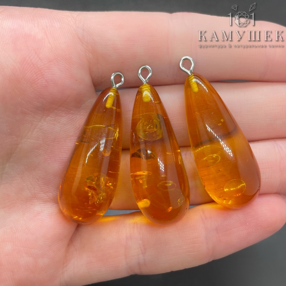 Подвеска Янтарь капля светло-коричневая 39*14 мм