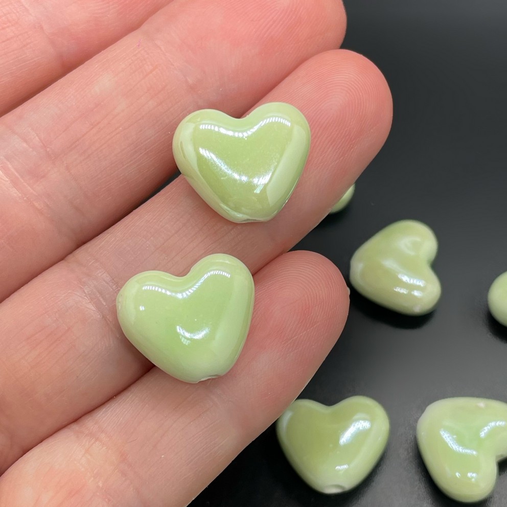12,9*15 мм Бусина сердце плоское, керамика цвет салатовый