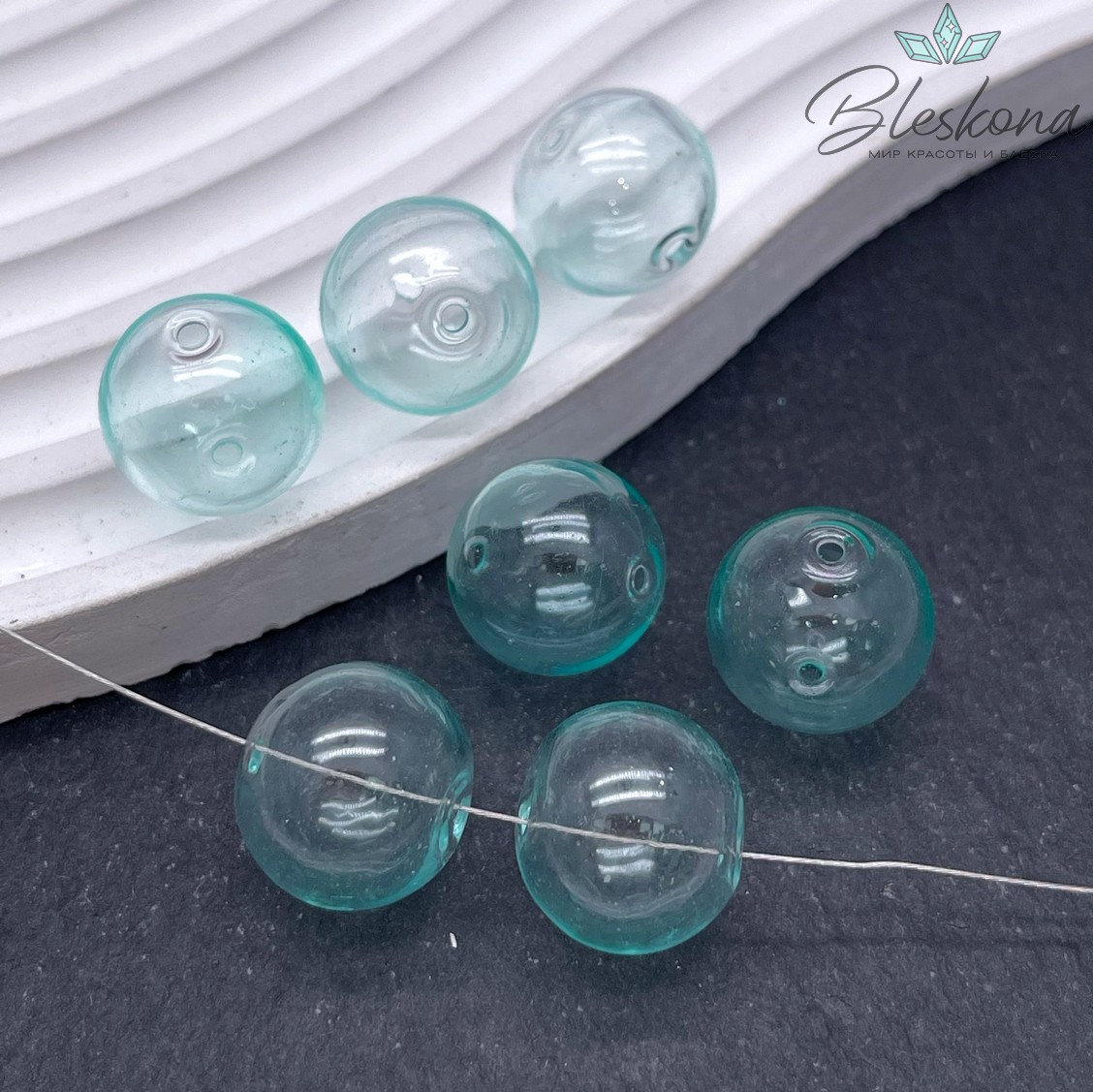 16 мм Бусина шар стекло бледно- зеленое