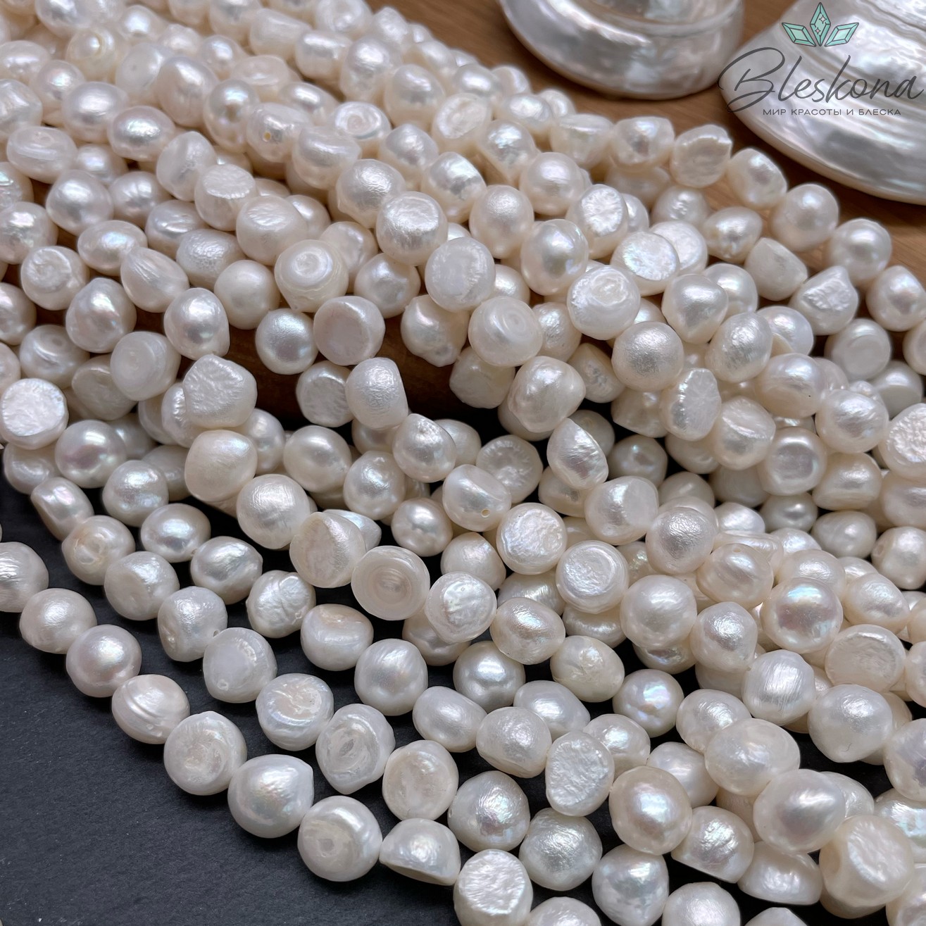 Жемчуг полусфера белый 9-9,5 мм 