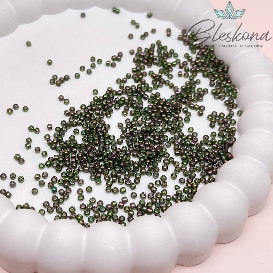 Бисер TOHO round 11/0 цвет №323 (оттенок темно-зеленого)