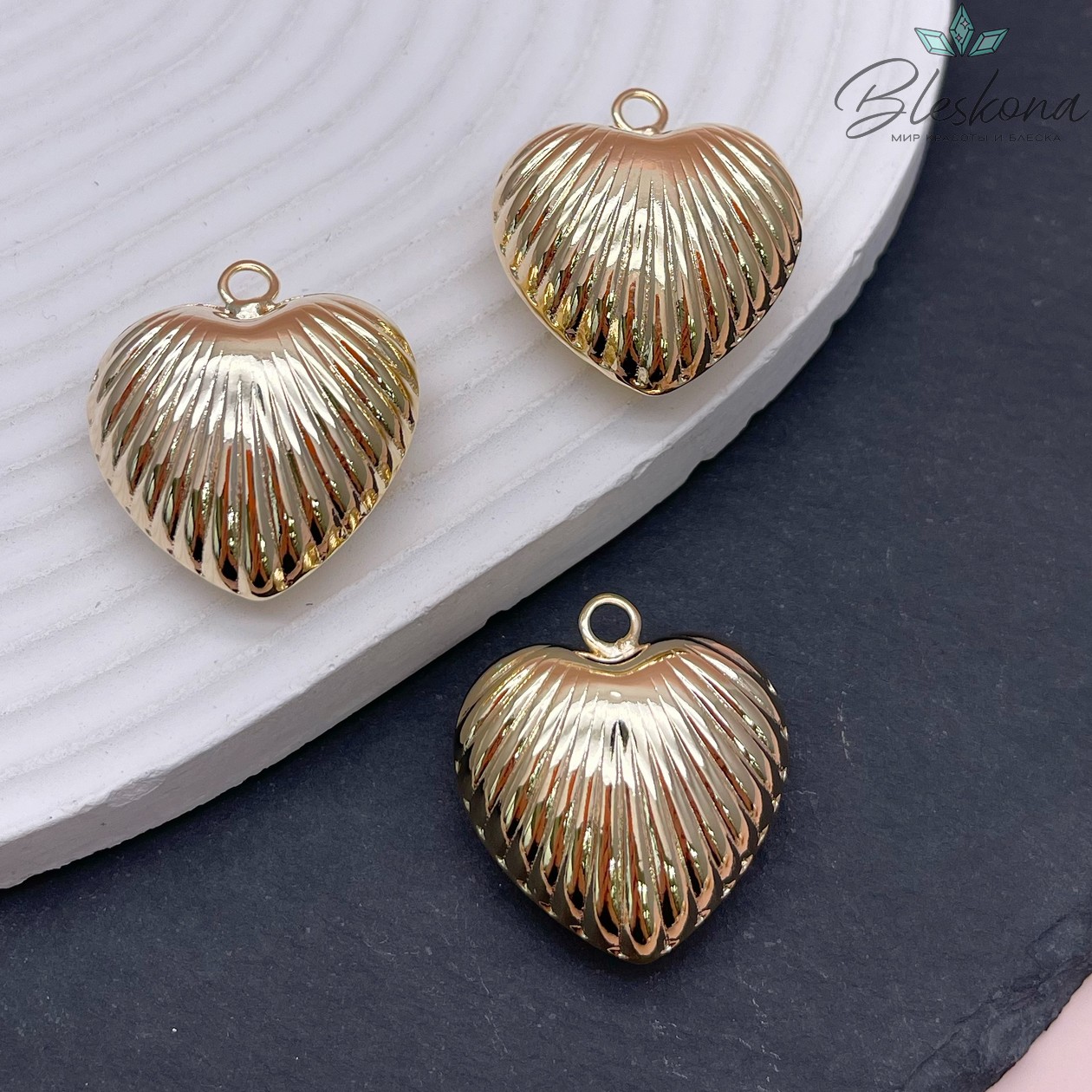 25,5*28мм Цвет золото, Подвеска Сердце лучи объемное 