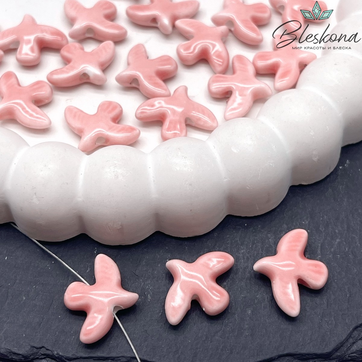 17*13,5 мм Керамика бусина Голубь розовый (Птица)