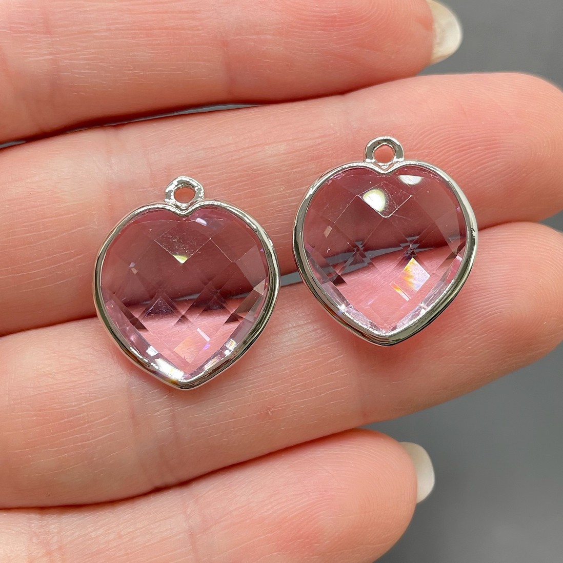 15 мм, Цвет серебро, Подвеска сердце розовое огранка